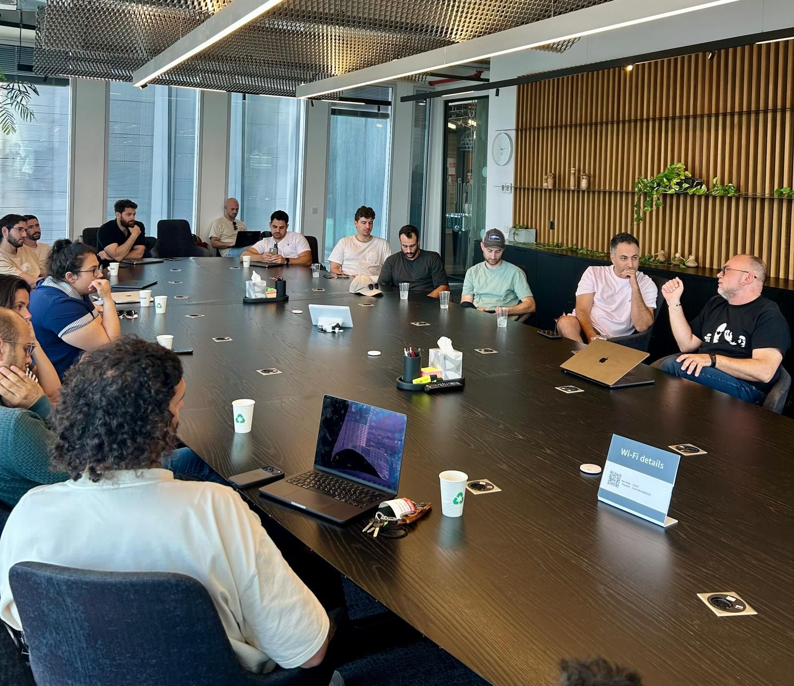 Engineering leaders in an open roundtable discussion over breakfast in Tel Aviv